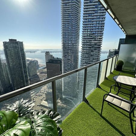 Luxury Downtown Toronto 2 Bedroom Suite With City And Lake Views And Free Parking Extérieur photo