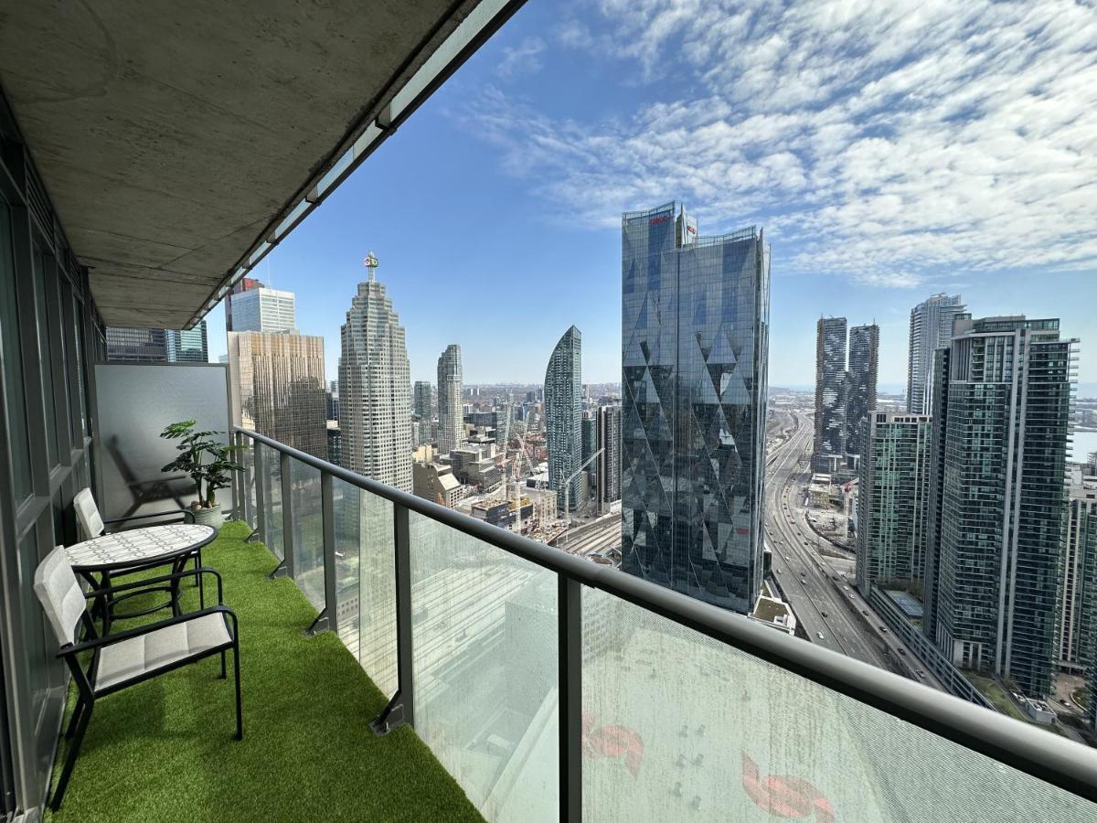 Luxury Downtown Toronto 2 Bedroom Suite With City And Lake Views And Free Parking Extérieur photo