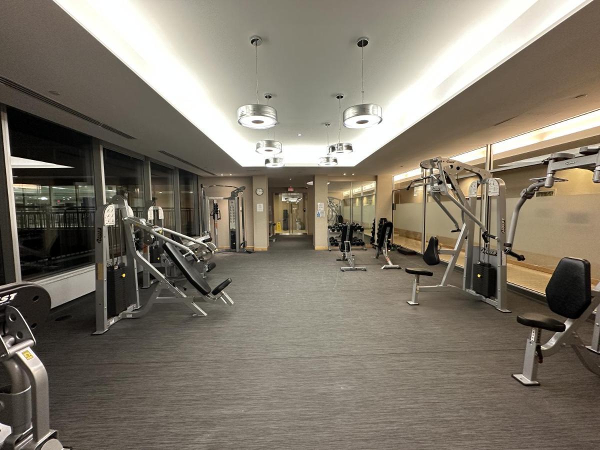 Luxury Downtown Toronto 2 Bedroom Suite With City And Lake Views And Free Parking Extérieur photo