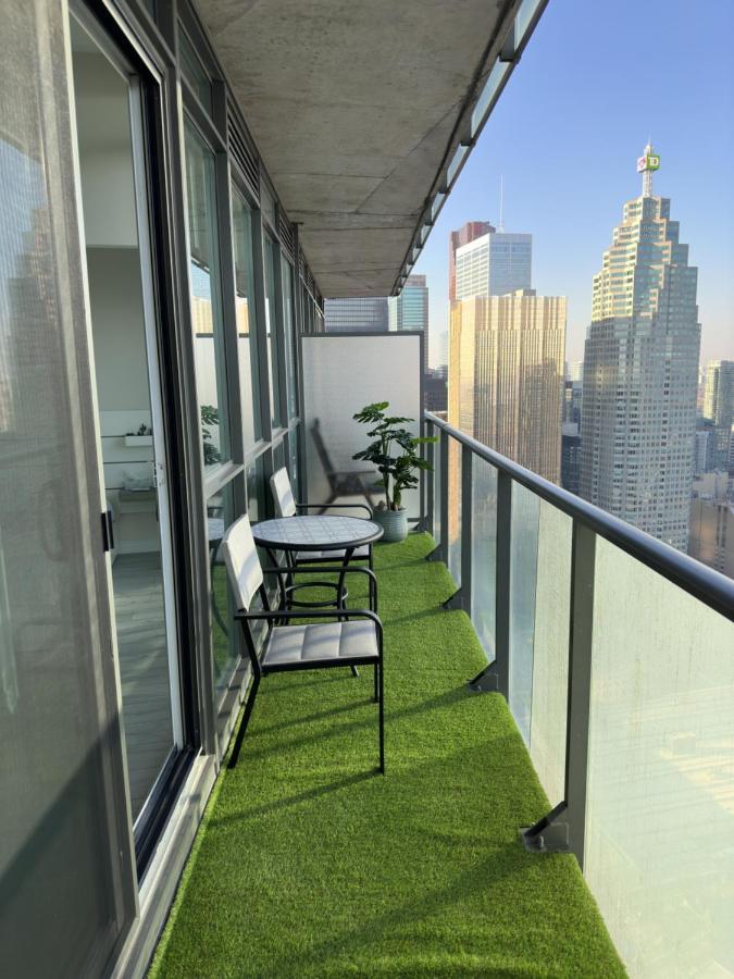 Luxury Downtown Toronto 2 Bedroom Suite With City And Lake Views And Free Parking Extérieur photo