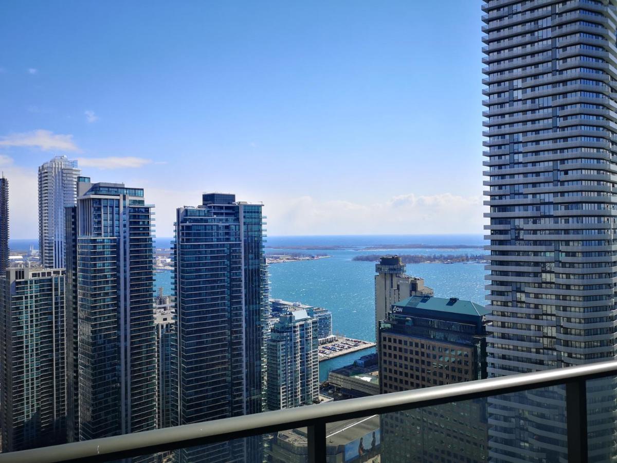 Luxury Downtown Toronto 2 Bedroom Suite With City And Lake Views And Free Parking Extérieur photo