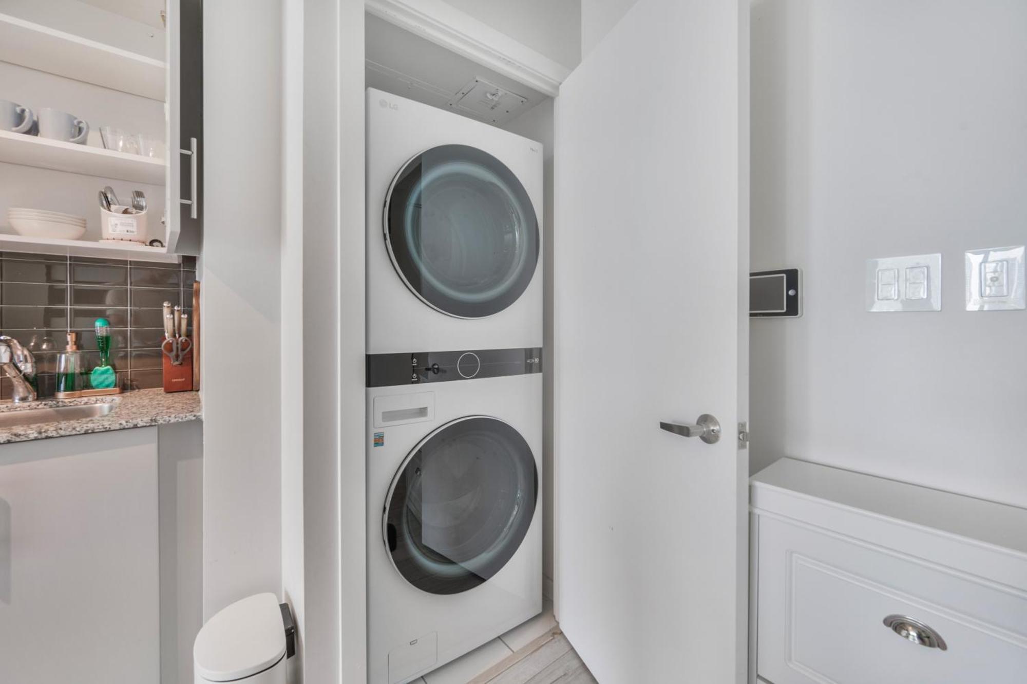 Luxury Downtown Toronto 2 Bedroom Suite With City And Lake Views And Free Parking Extérieur photo