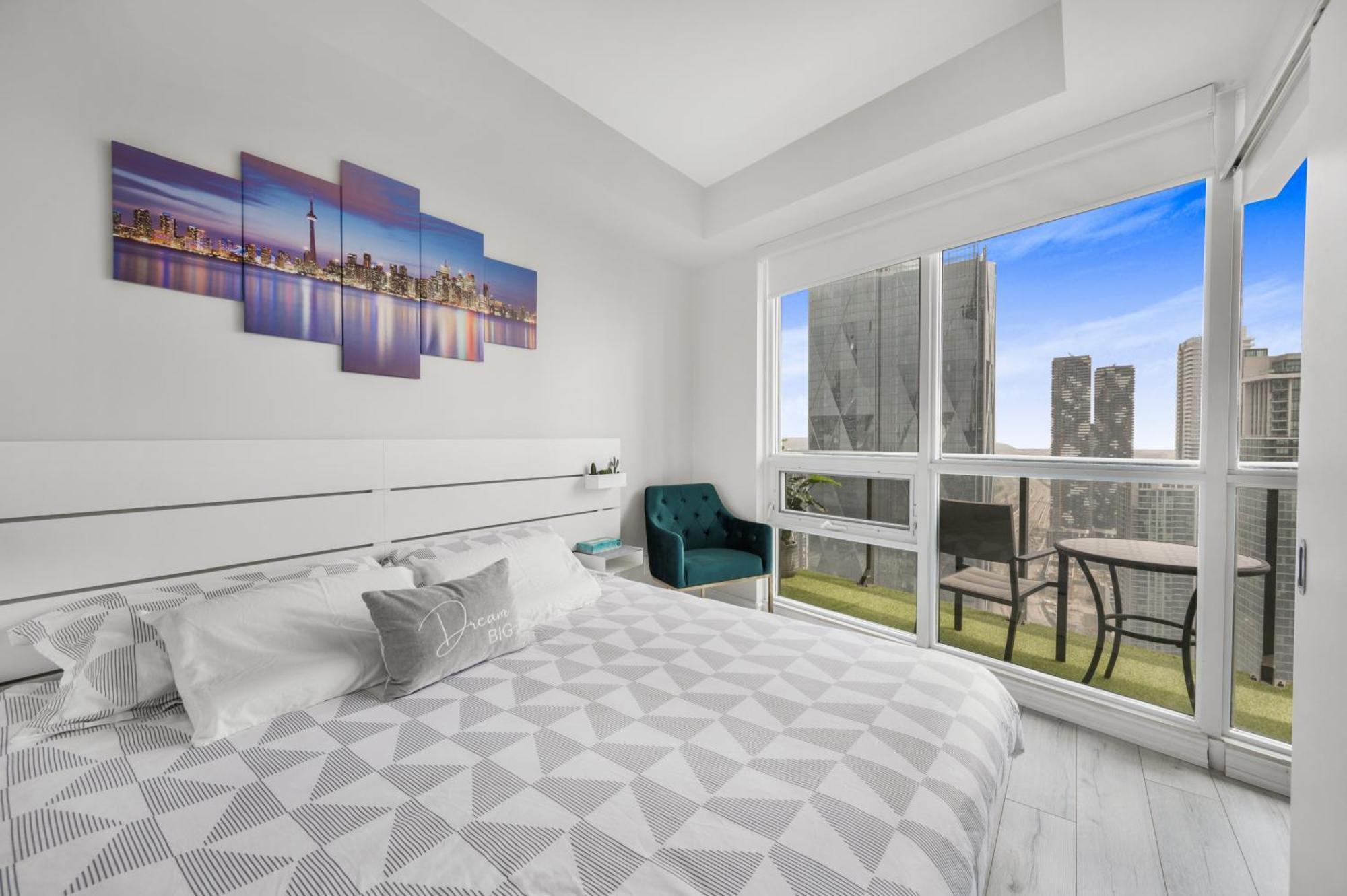 Luxury Downtown Toronto 2 Bedroom Suite With City And Lake Views And Free Parking Extérieur photo