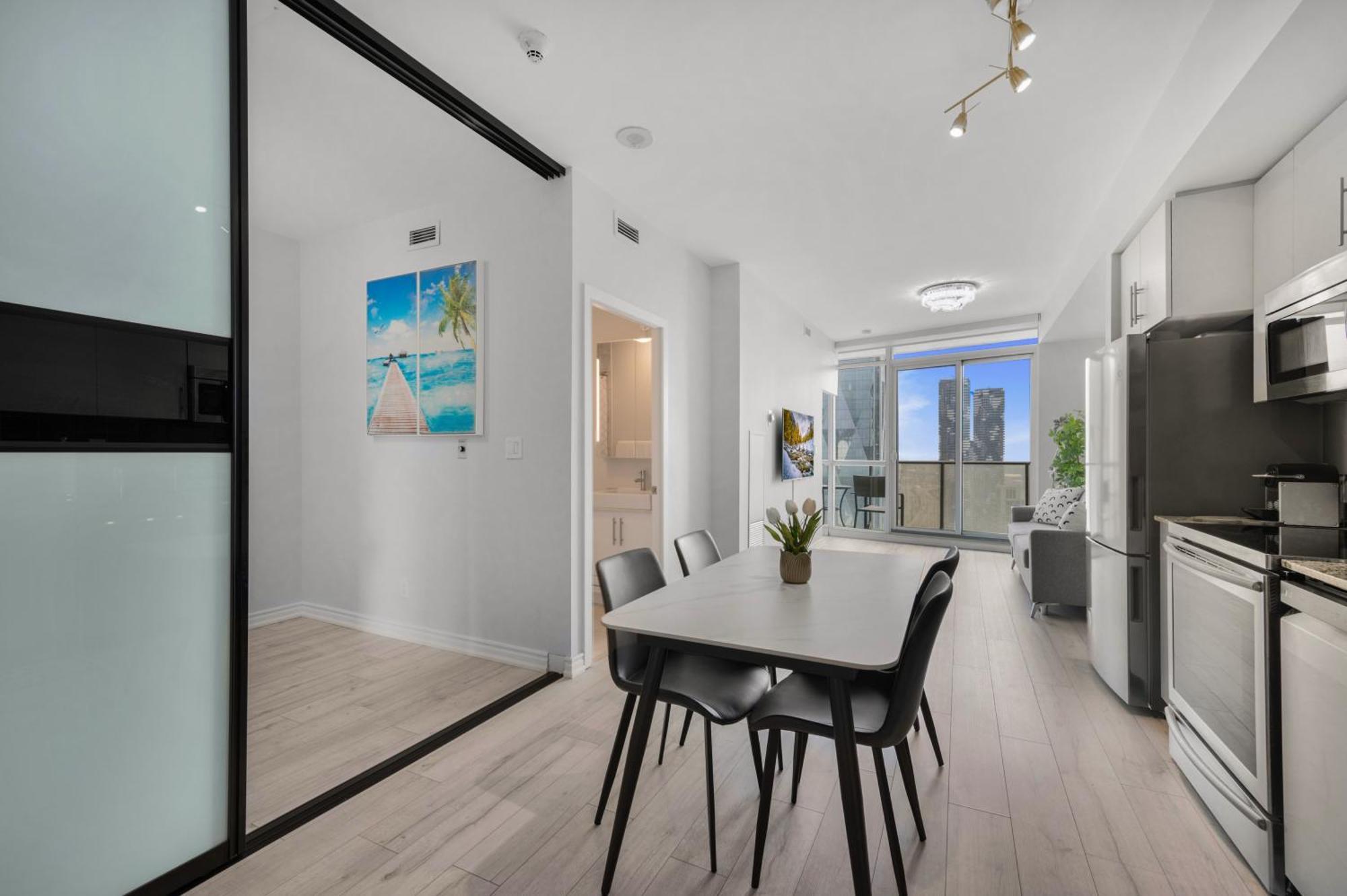 Luxury Downtown Toronto 2 Bedroom Suite With City And Lake Views And Free Parking Extérieur photo