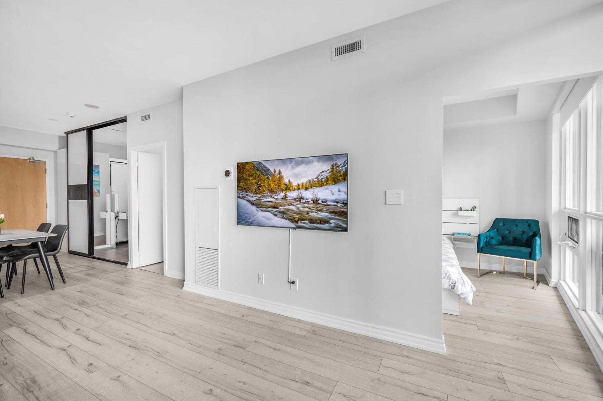 Luxury Downtown Toronto 2 Bedroom Suite With City And Lake Views And Free Parking Extérieur photo