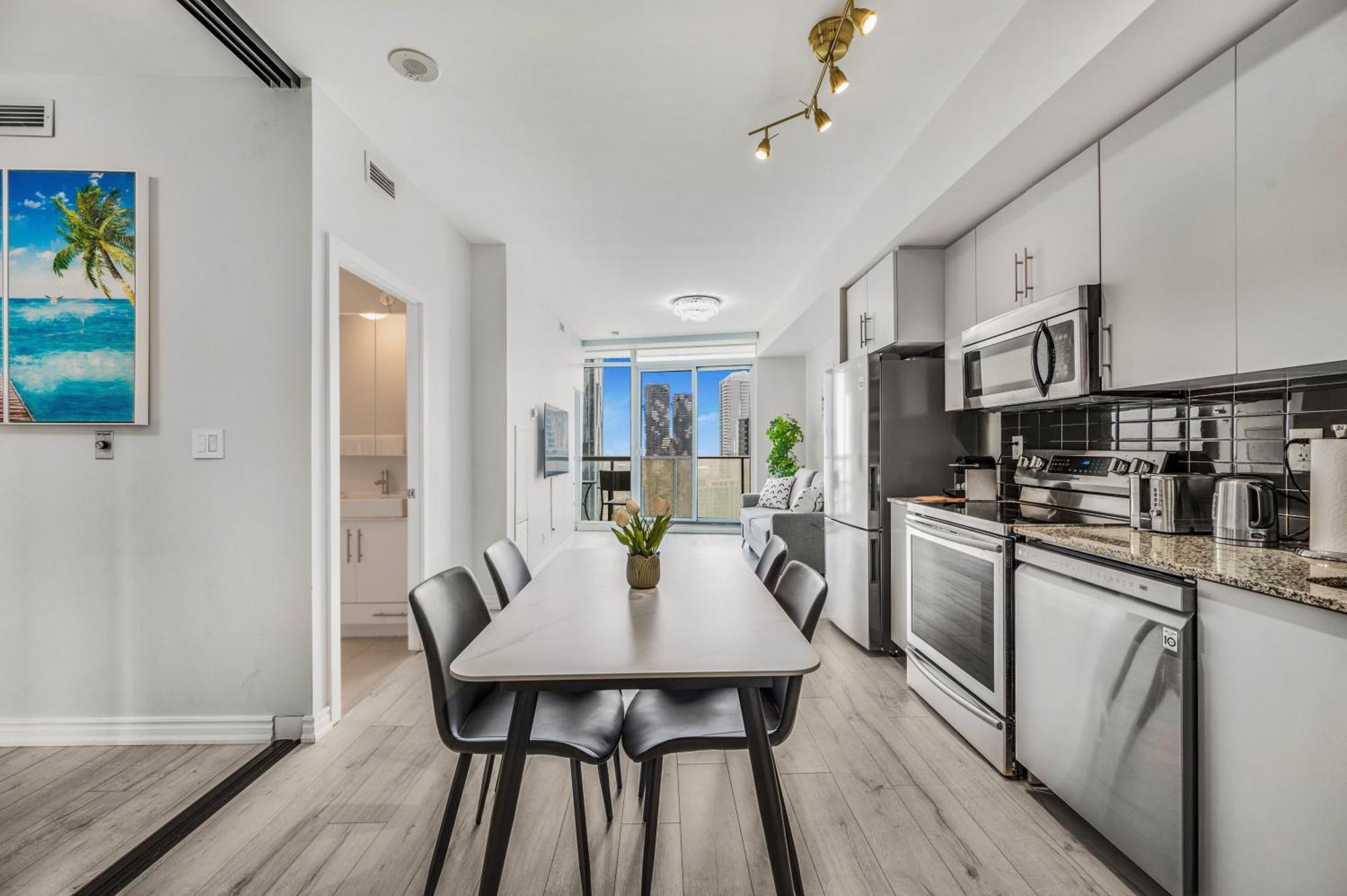 Luxury Downtown Toronto 2 Bedroom Suite With City And Lake Views And Free Parking Extérieur photo